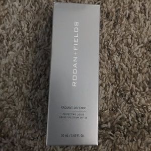 Rodan and Fields Radiant Defense spf 30 almond